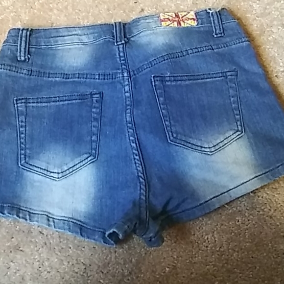 Sold - Picture 3 of 6